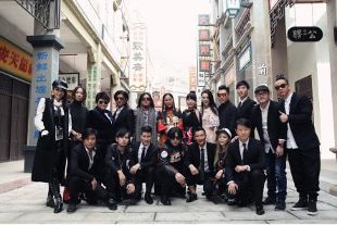 为救“网红“众位大咖齐聚游行