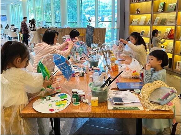 塔斯汀中国汉堡守护星光点点 关爱中国宝贝