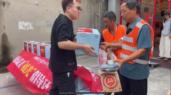 塔斯汀中国汉堡:以公益行动彰显企业社会责任