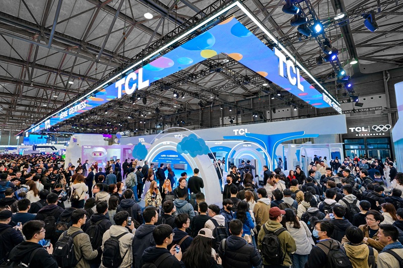 TCL实业AWE 2026焕新打造品牌活力乐园,“屏显+AI”让智慧生活触手可及