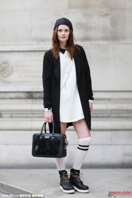 我用充满学院风的长筒袜致我逝去的少女时代 ！ 