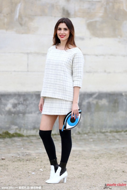 我用充满学院风的长筒袜致我逝去的少女时代 ！ 