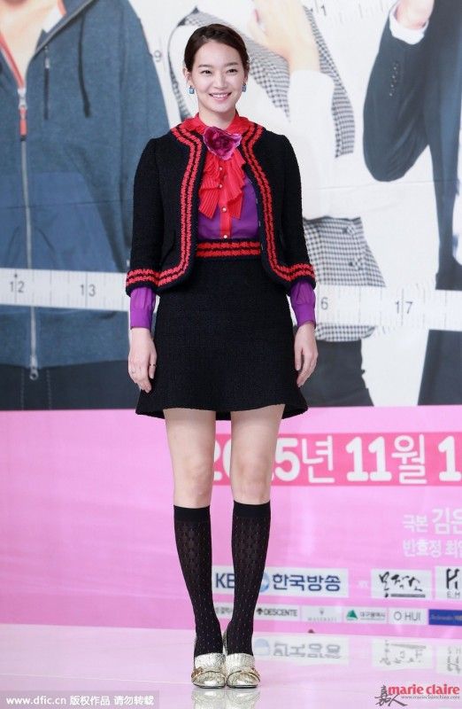 我用充满学院风的长筒袜致我逝去的少女时代 ！ 