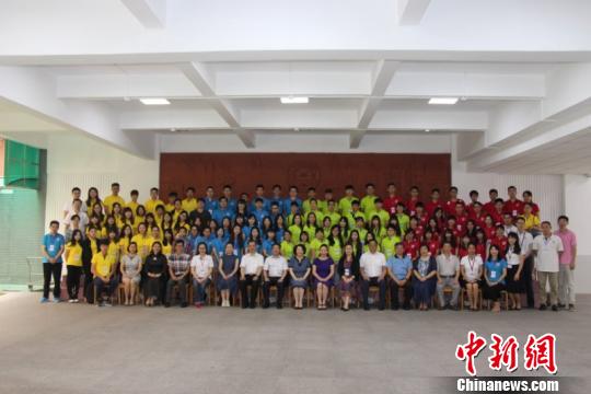 开营大合影 林文静 摄